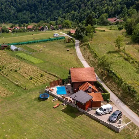 Amazing In With Sauna 펜션 Blazevci