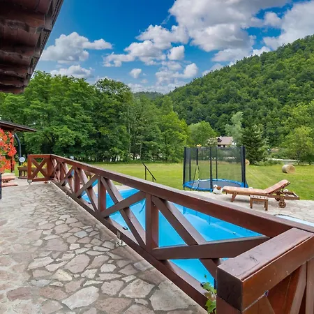 펜션 Amazing In With Sauna Blazevci