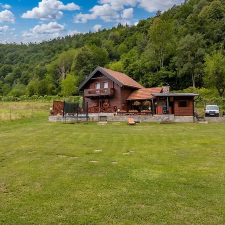 Amazing In With Sauna 펜션 Blazevci